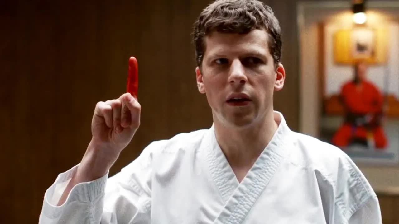 废柴小伙学会空手道&ldquo;绝学&rdquo;，用一根手指，秒杀黑带高手！