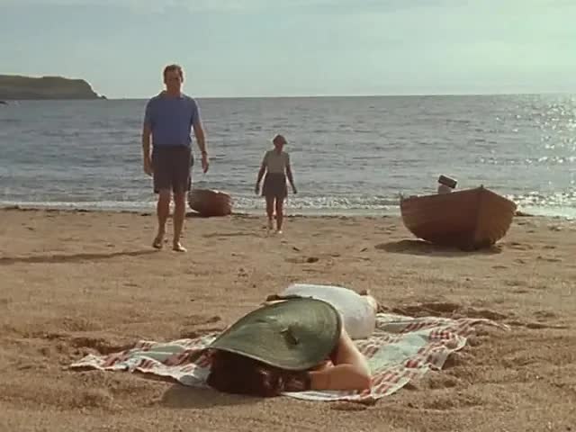 女明星慘遭謀殺，兇手的作案手法堪稱天才《陽光下的罪惡》悬疑女王阿加莎&middot;克里斯蒂小说改編！