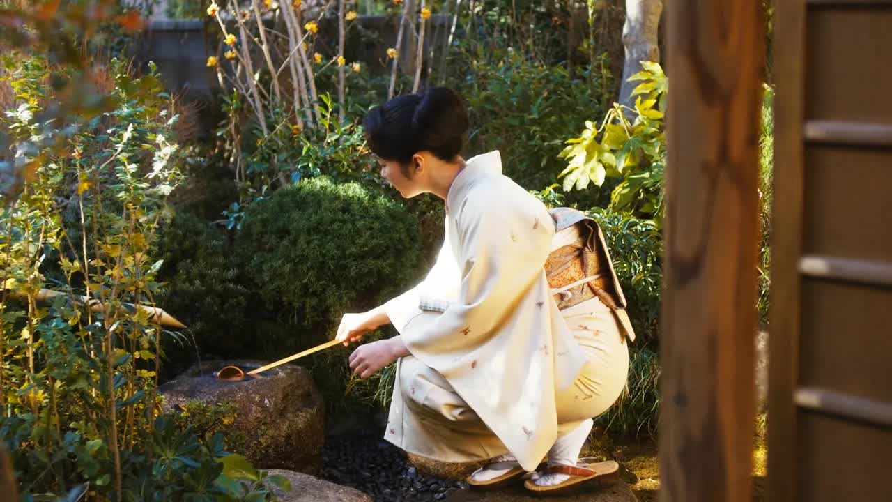 【越哥】2018年最&ldquo;美&rdquo;的日本电影，国宝级女星遗作，这才叫韵味十足！